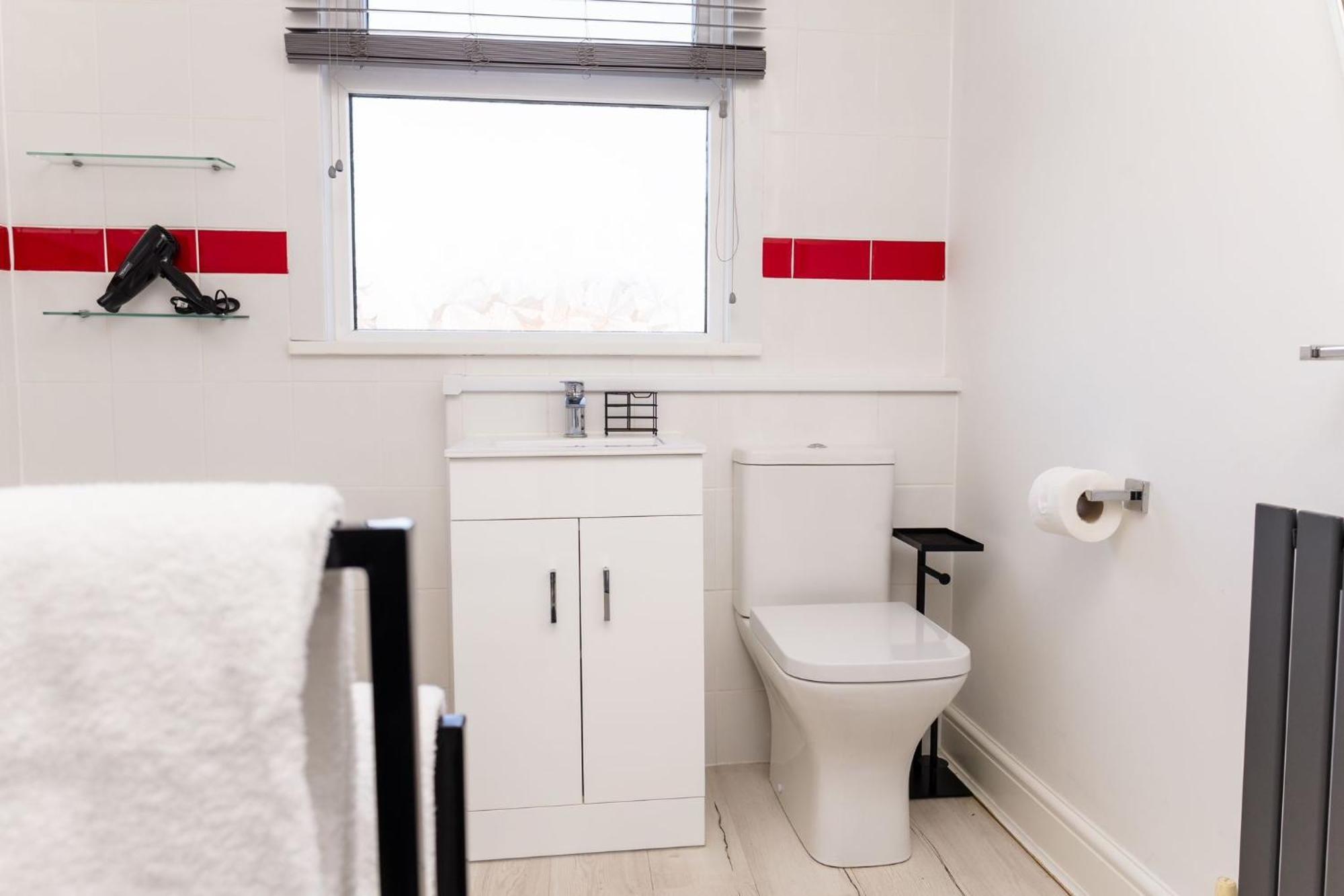 Muriel Retreat - Central Location - Free Parking, Fast Wifi, Smarttv With Netflix By Yoko Property Villa Redcar Exteriör bild